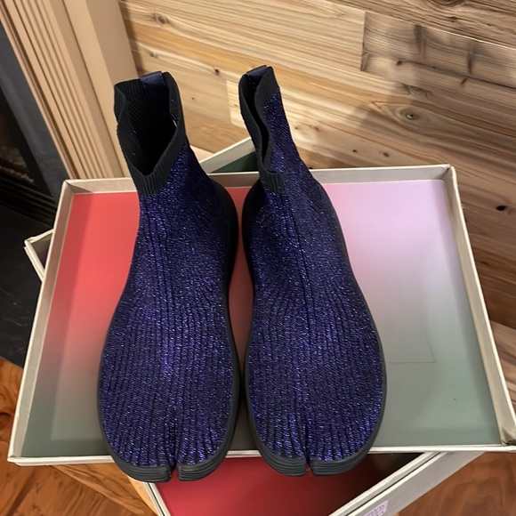 Size 5.5 M/7W New black & purple metallic (Dark Disco) Tabi shoes from iLYSM.com - Picture 9 of 11